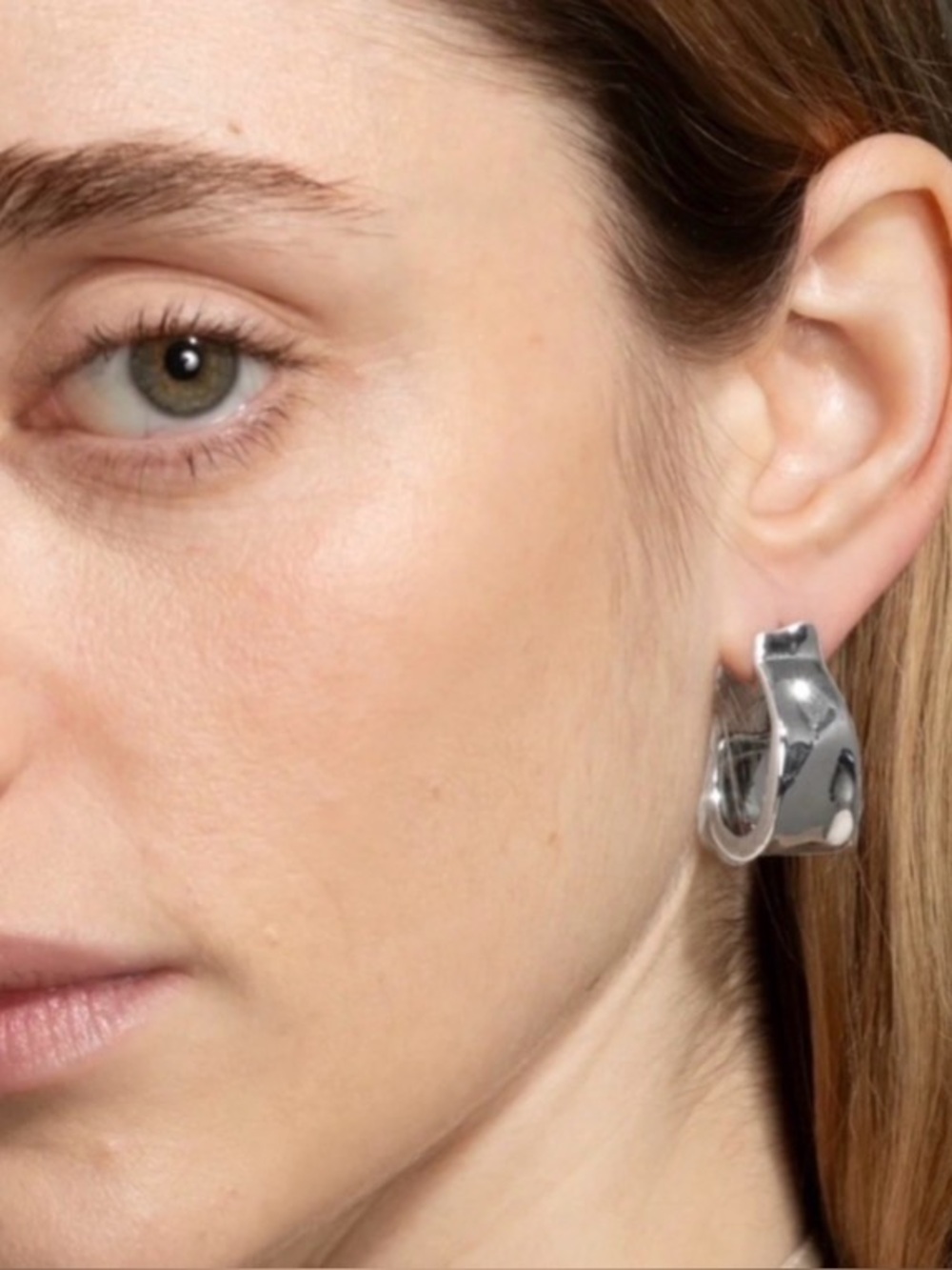 ALEXIS BITTAR Molten Silver Ribbon Hoops Hammered Earrings MY30